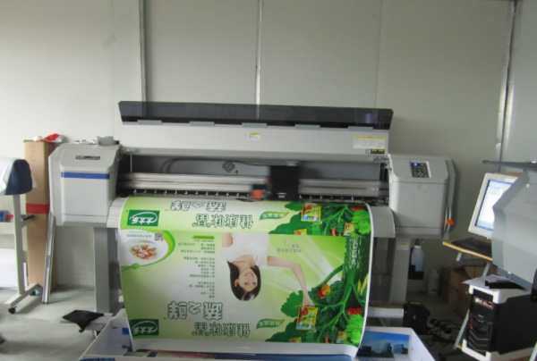 什么因素会影响室内写真广告质量？